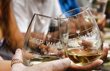 charleston-winery-tour-01 image charleston-winery-tour-01